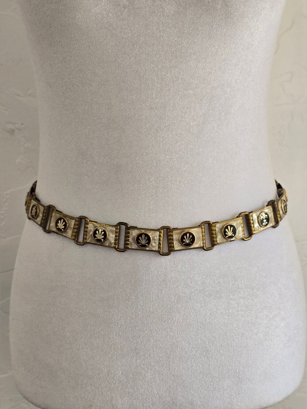 Vintage Gold-Tone Decorative Link Waist Belt
